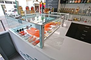 6040 G1 - Fish Display Case