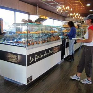 Flat S3 - Pastry Display Case