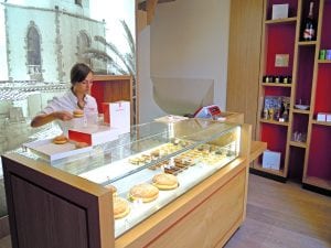 Jewelry - Pastry Refrigerated Display