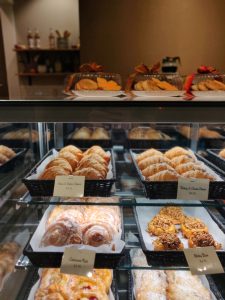Tortuga Display Glass Shelves for Pastries